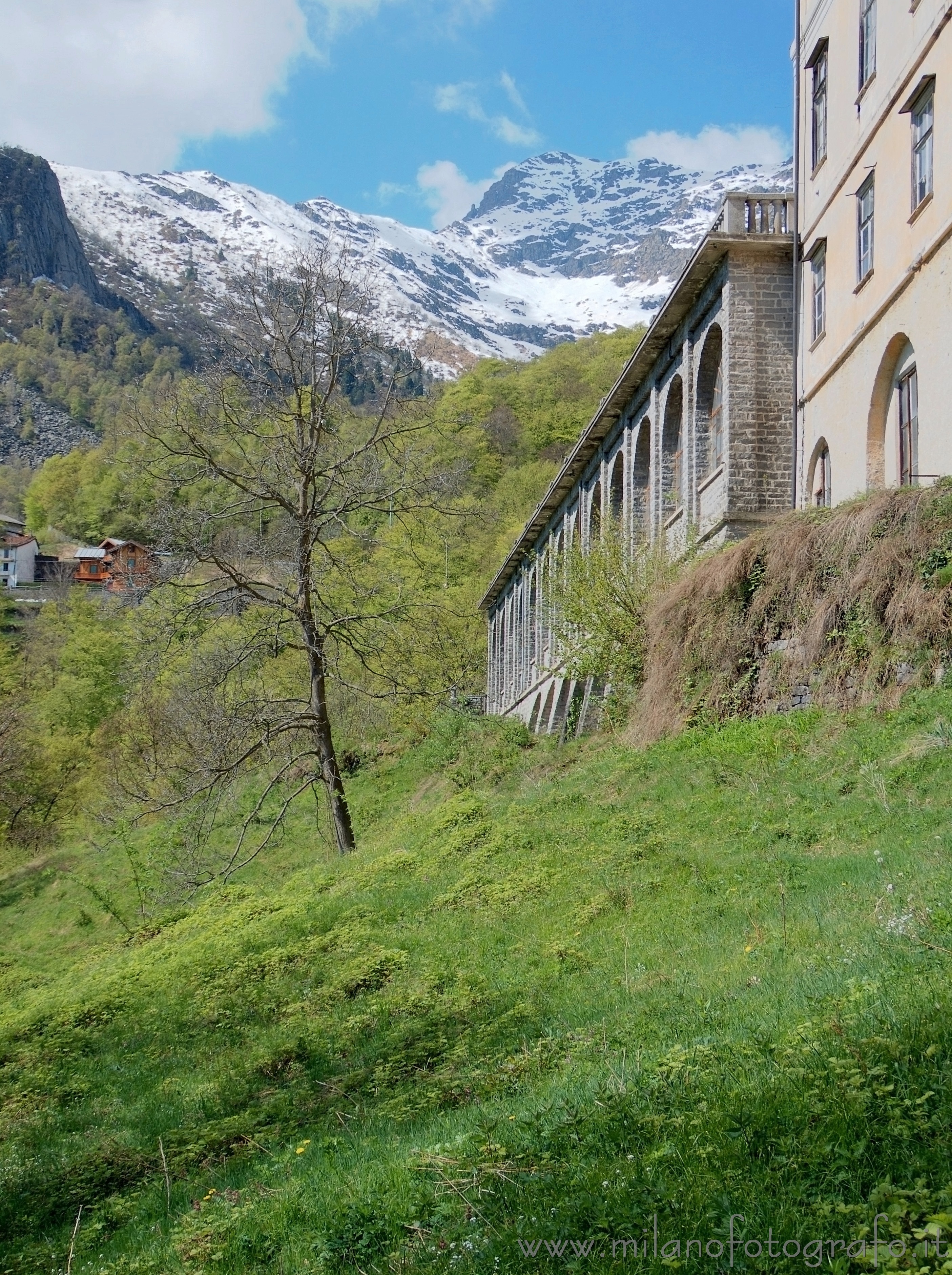 Campiglia Cervo (Biella) - Santuario di San Giovanni di Andorno con panorama